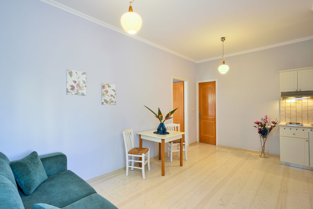 Poseidon Apartments 38/48