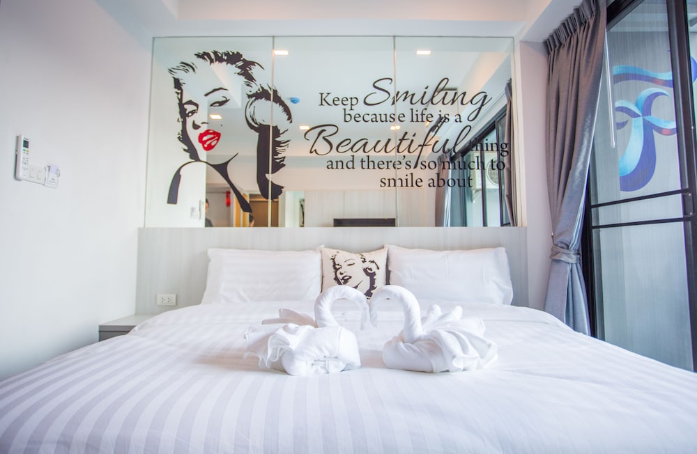 DELUXE, DOUBLE BED, BALCONY