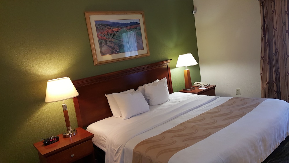 Quality Inn and Suites Conference Center West Chester 14/41