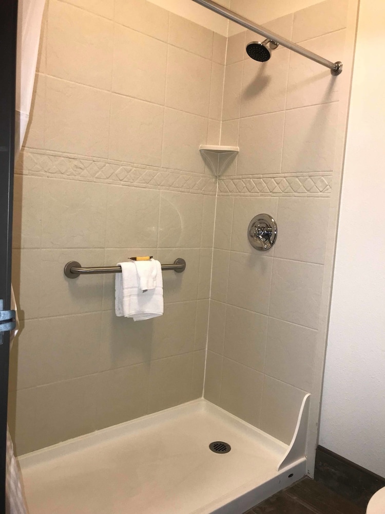 Best Western Plus Walla Walla Suites Inn 17/55
