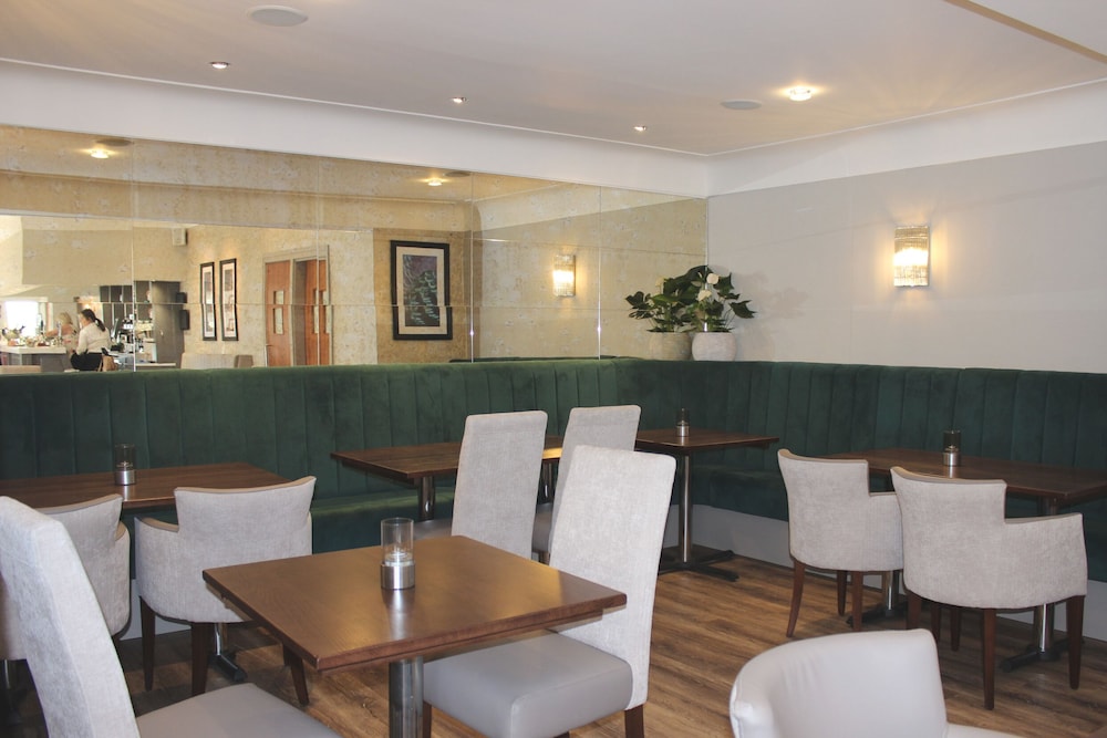Rufford Arms Hotel 51/74
