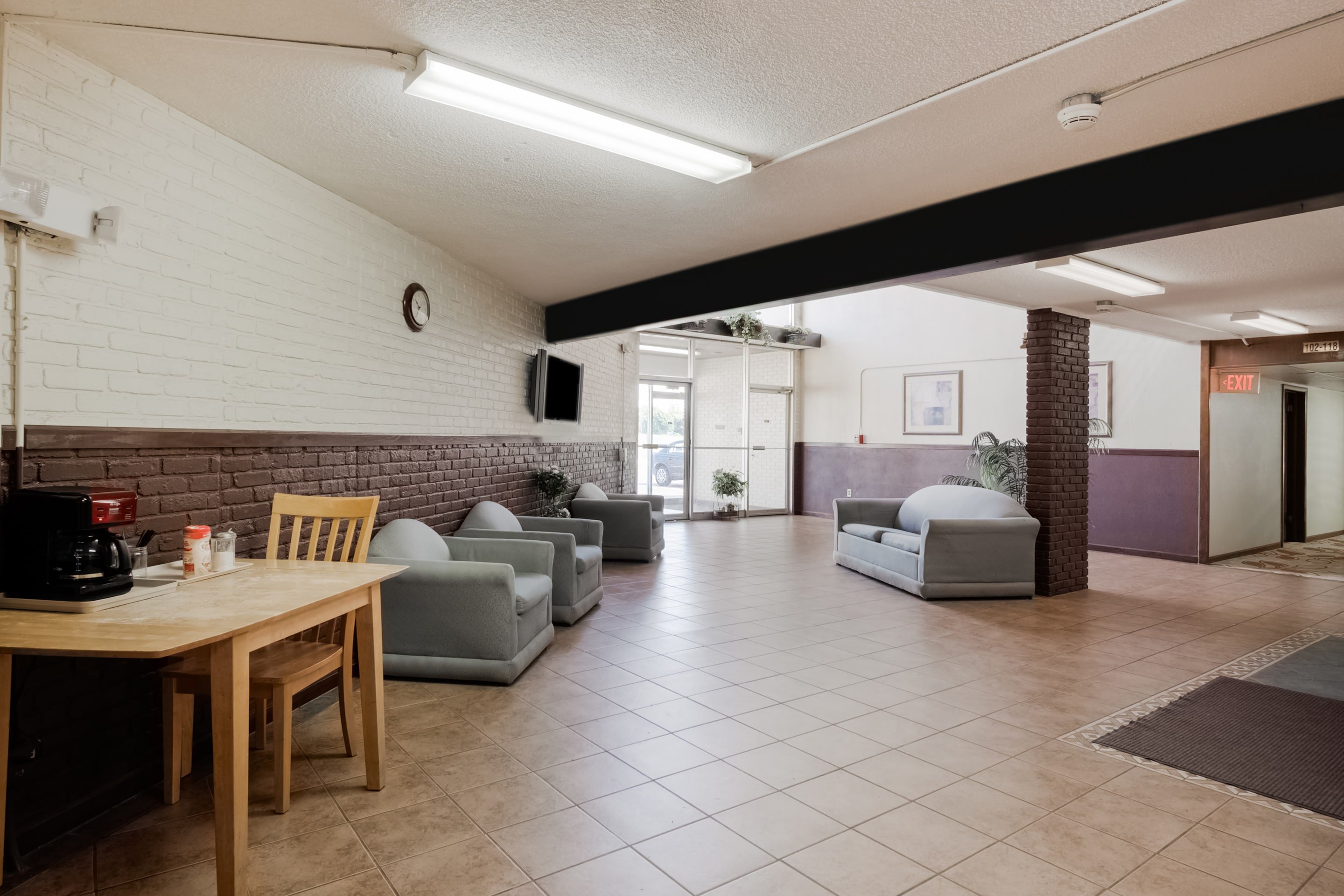 OYO Hotel Morton/Peoria IL I-74 15/21