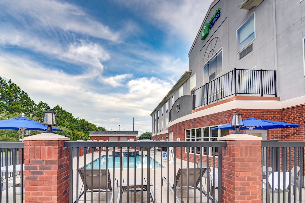 Holiday Inn Express Hotel And Suites Foley 2/75