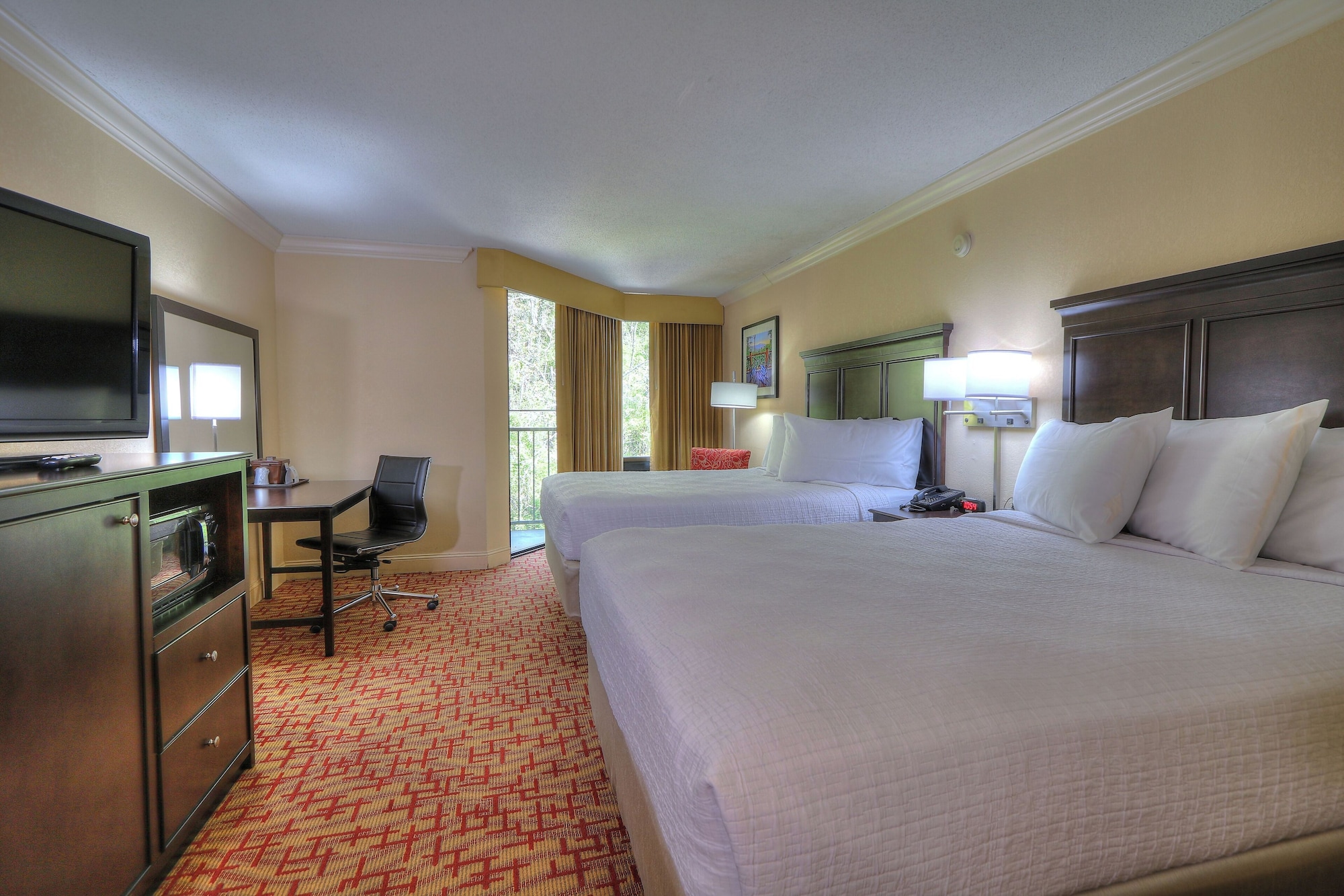 STANDARD, 2 QUEEN BEDS, RIVERSIDE