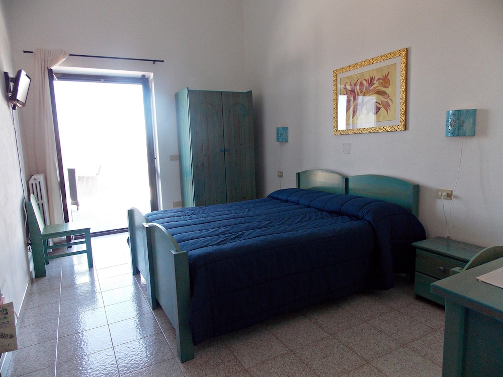 Enis Monte Maccione 12/66