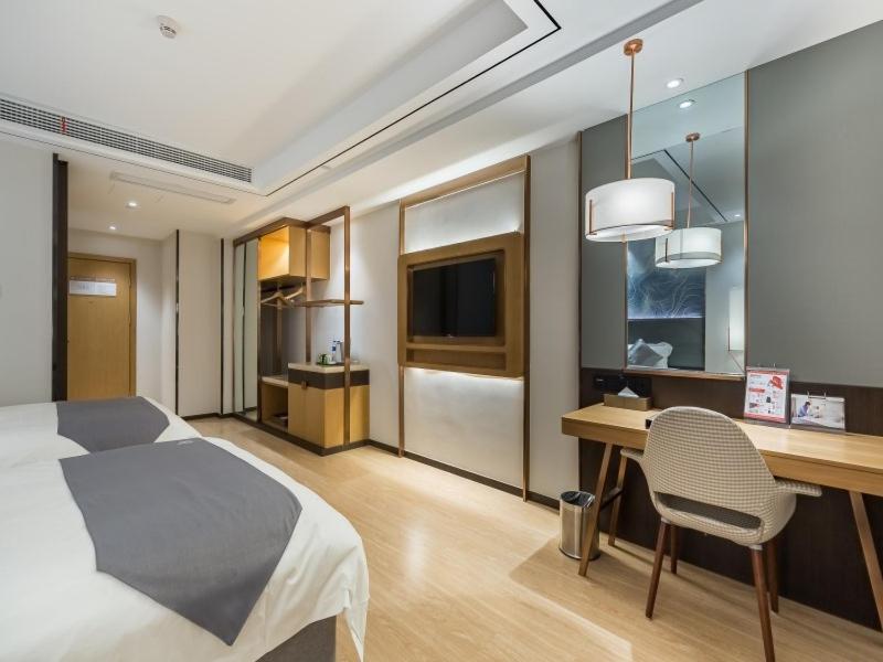 GreenTree Eastern Xuzhou High Speed Railway Station West Exit Station Hotel 52/60