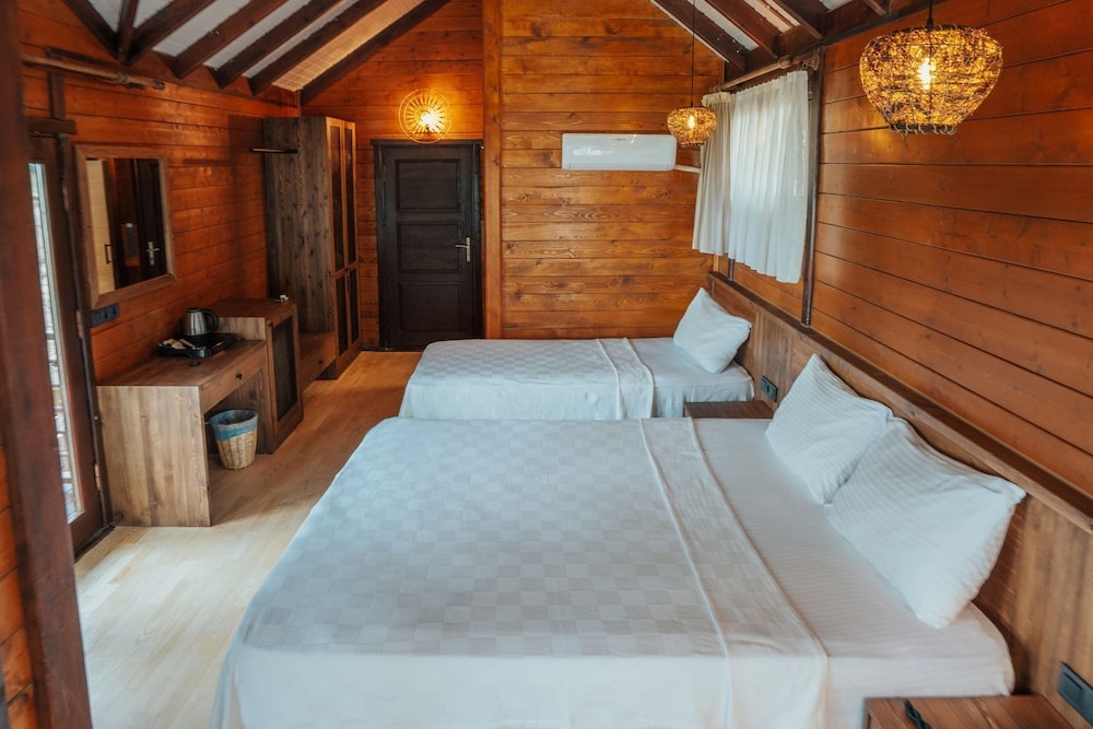 Sea Valley Lodge 15/50