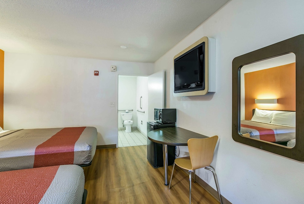 Motel6 Dothan, AL 20/36