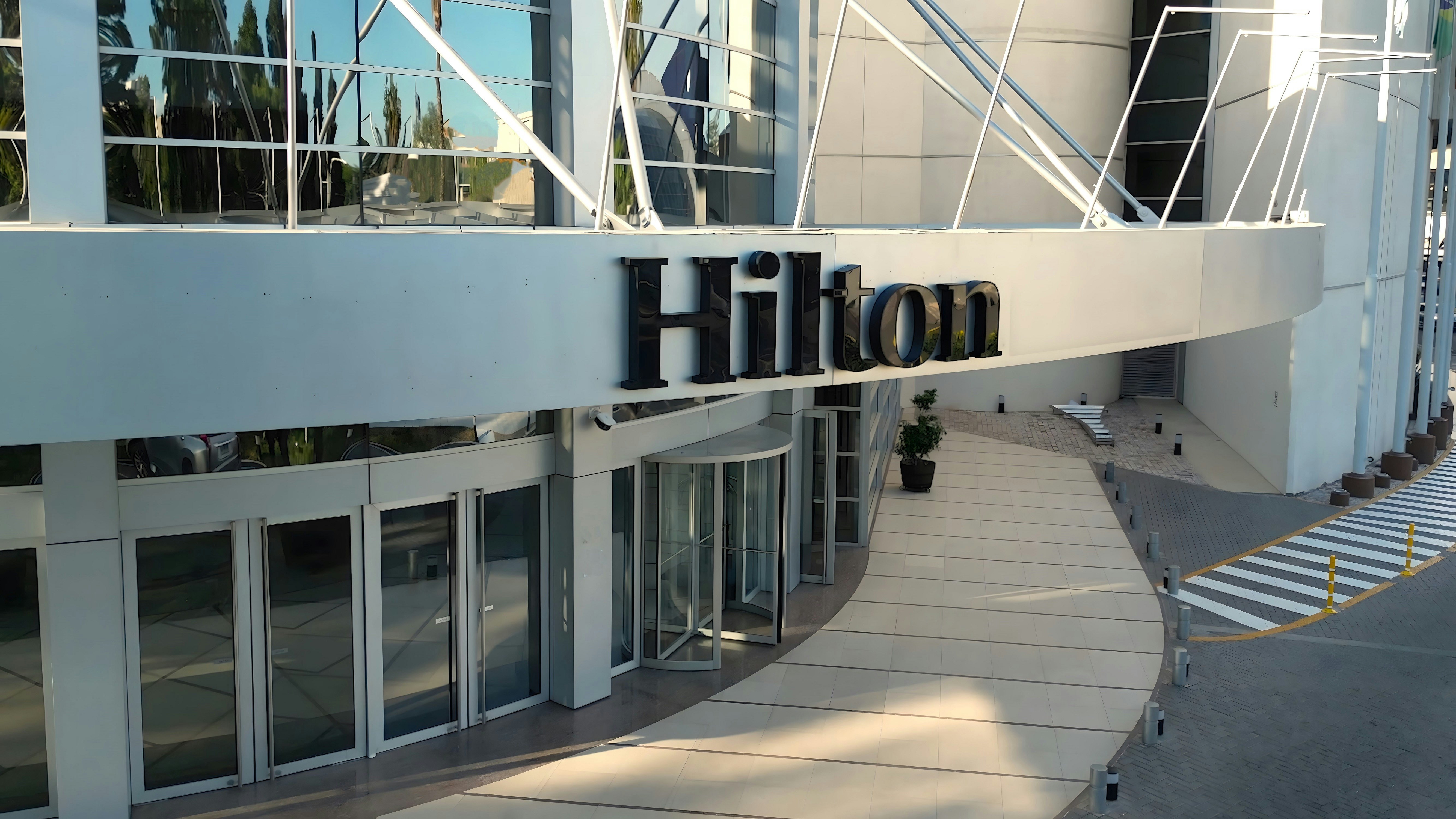 Hilton Mendoza 7/59