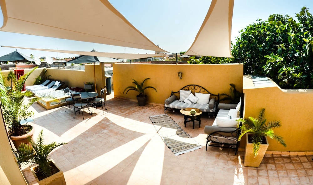 Riad Les Ammonites 4/63