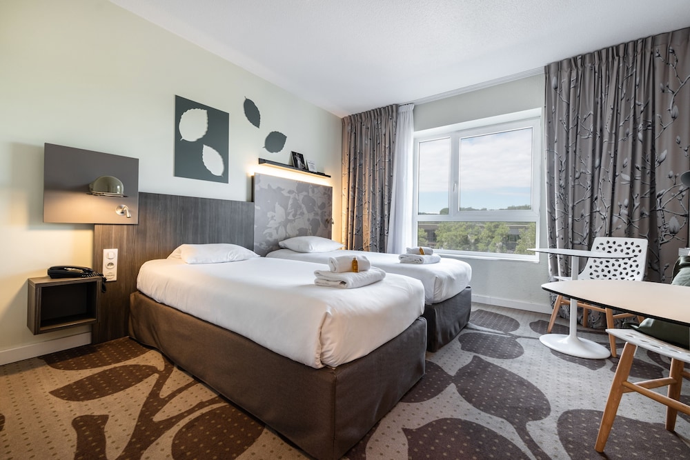 MERCURE COMPIEGNE SUD 29/76