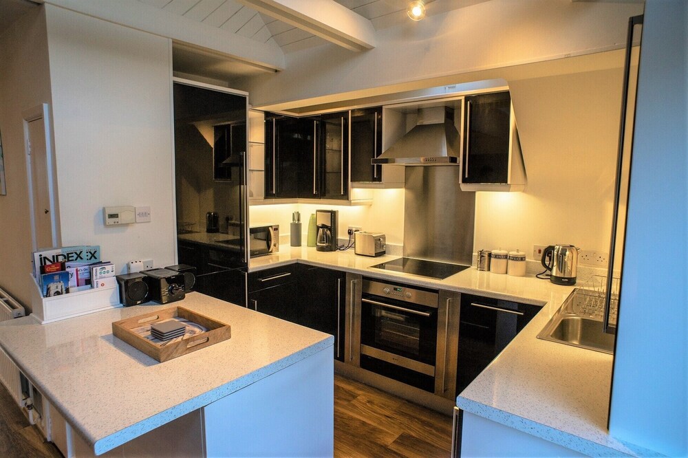 The Penthouse 15/18