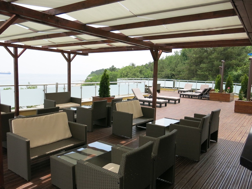 Albizia Hotel 16/34