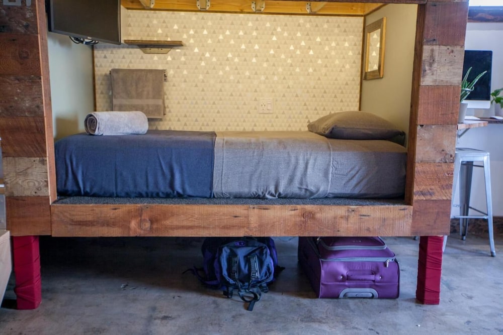 PodShare Los Feliz - Hostel 6/45