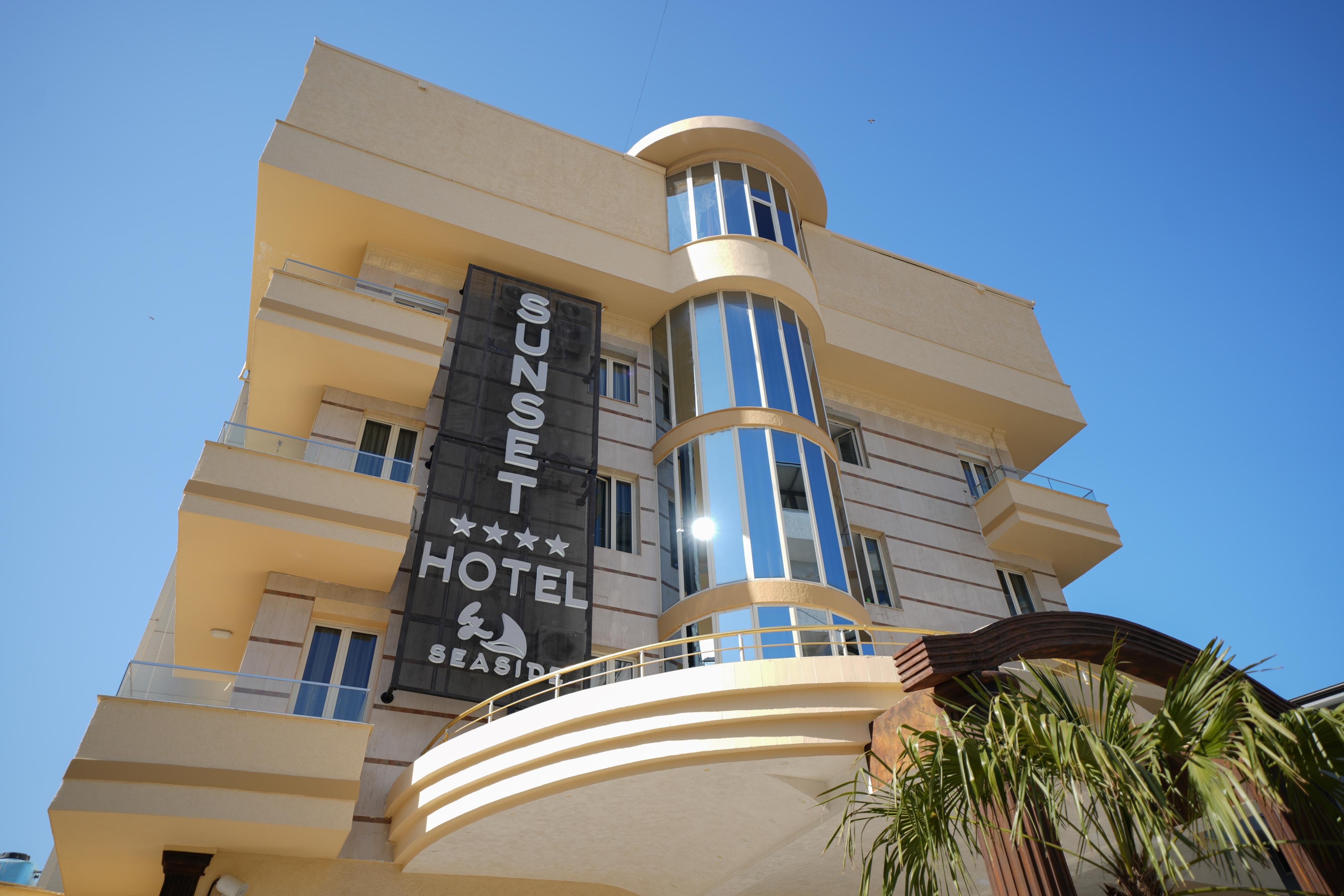 Inn Hotel 4/23
