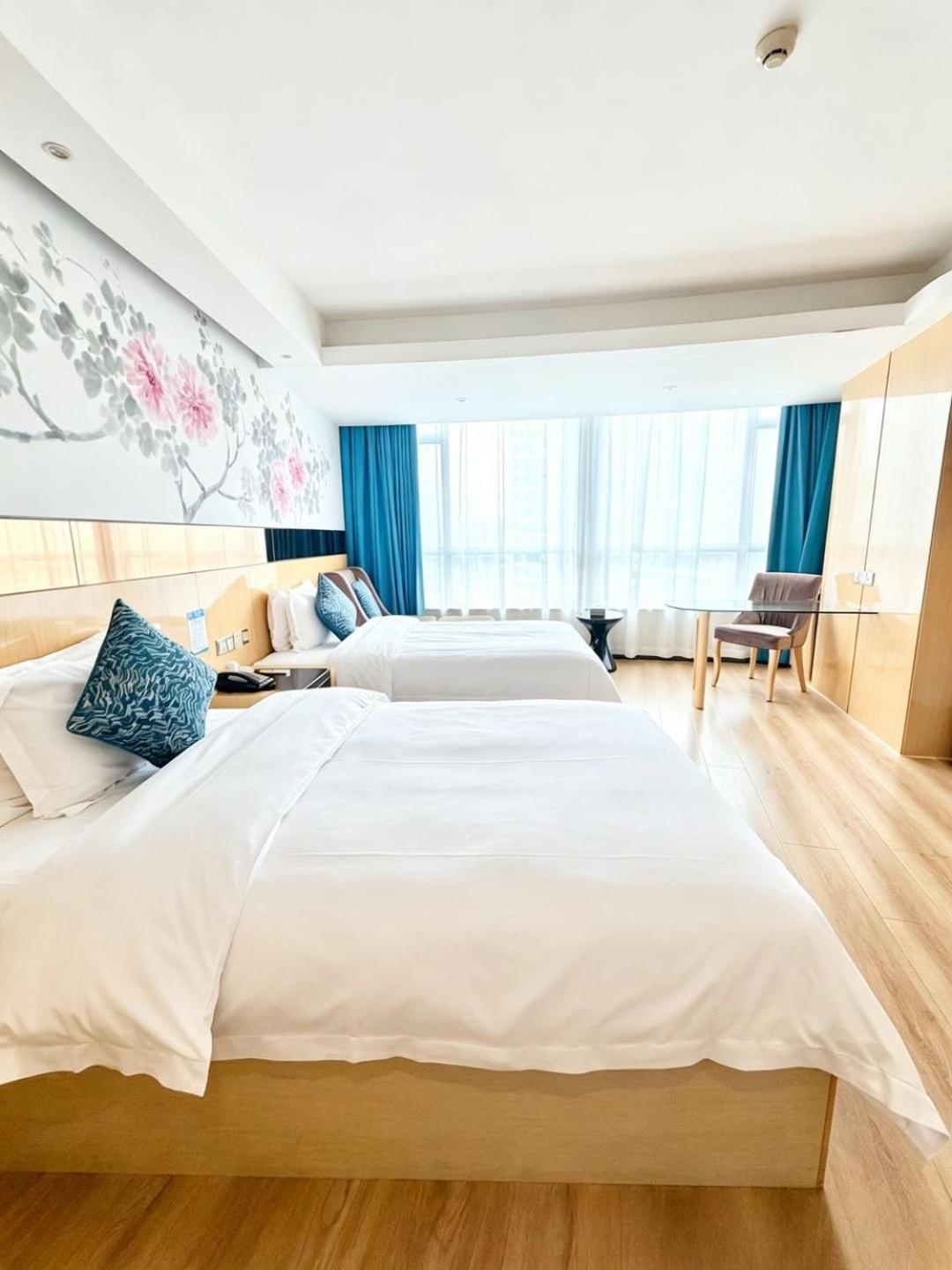 Boutique, Twin Beds