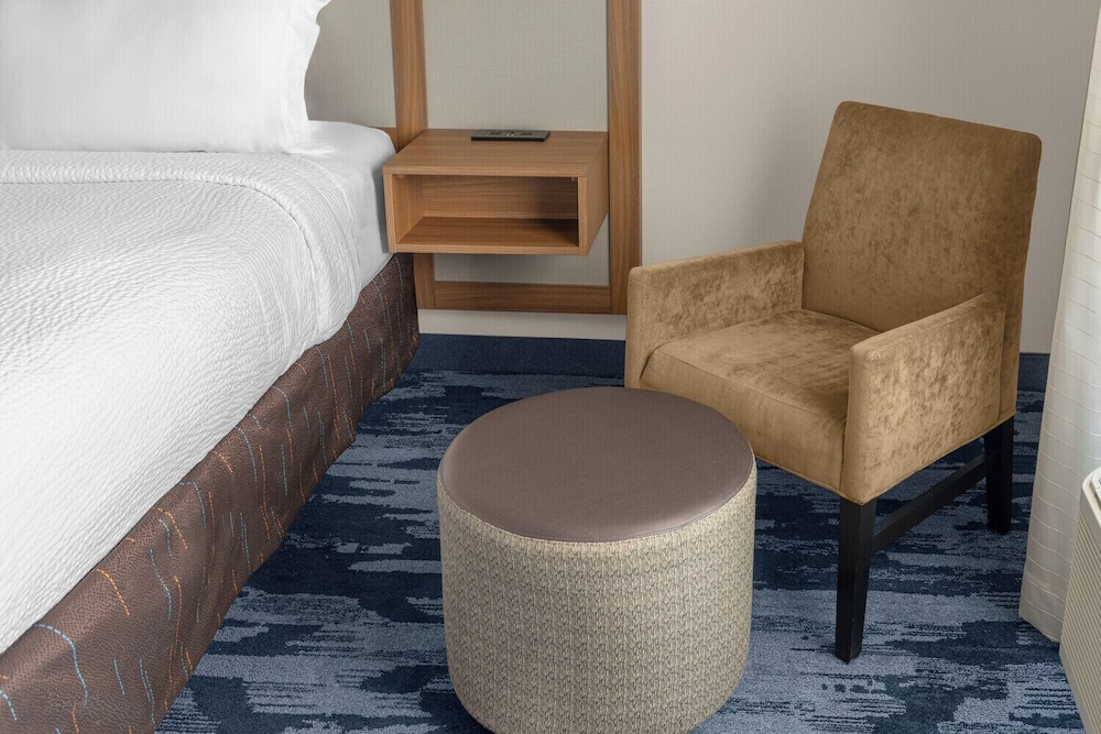 FAIRFIELD INN AND SUITES ATLANTA ACWORTH 22/50