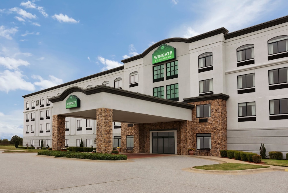 Wingate By Wyndham Bentonville Airport 1/42