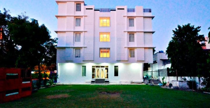 Hotel Mukund Villas 8/48