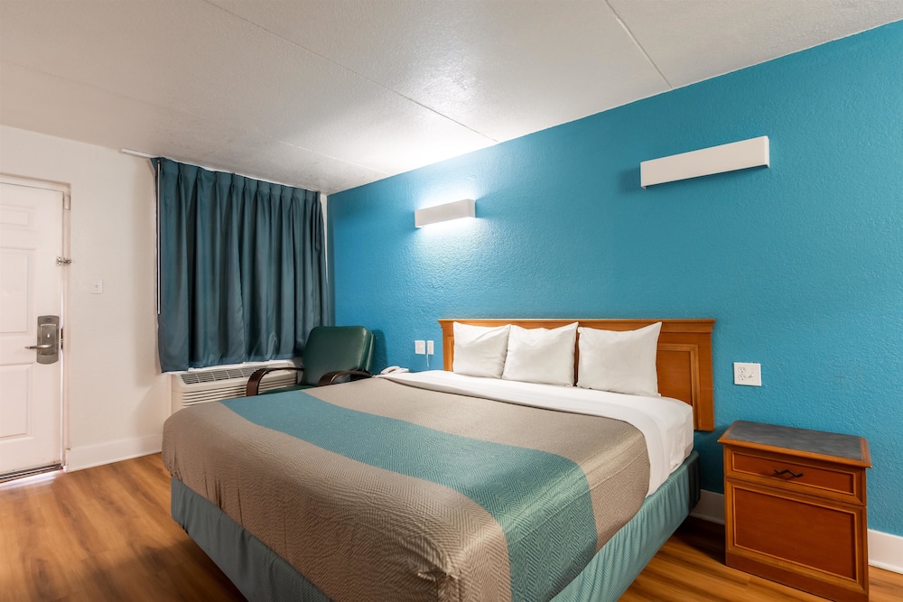 Motel6 North Little Rock, AR - McCain 18/56