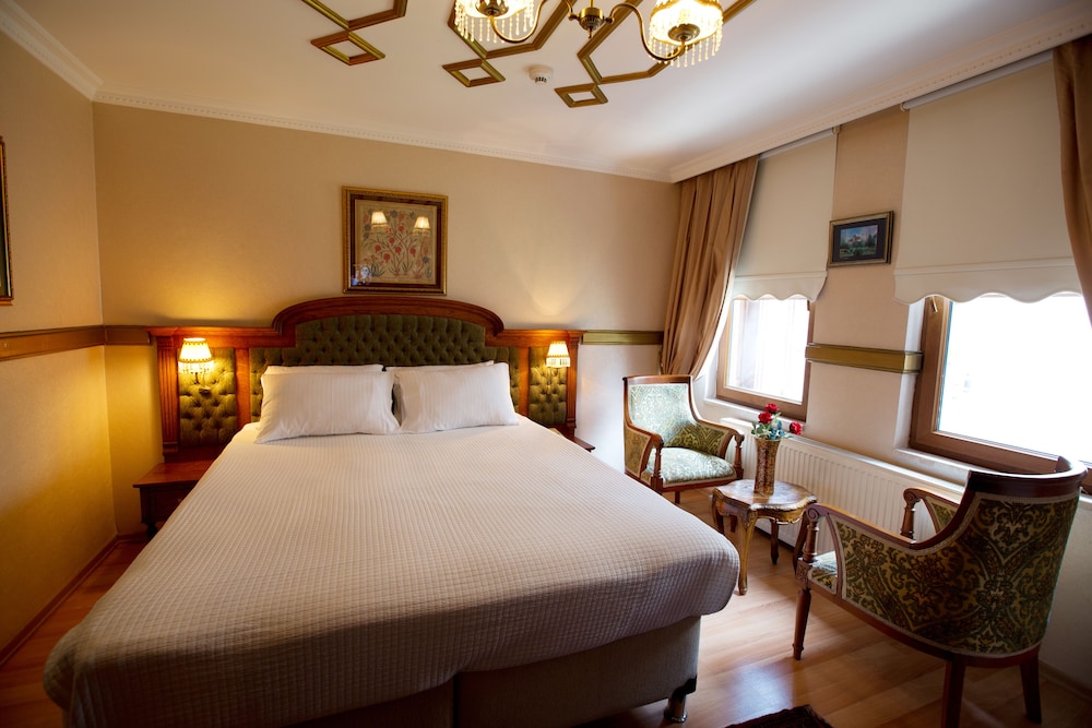 Aruna Hotel 15/50
