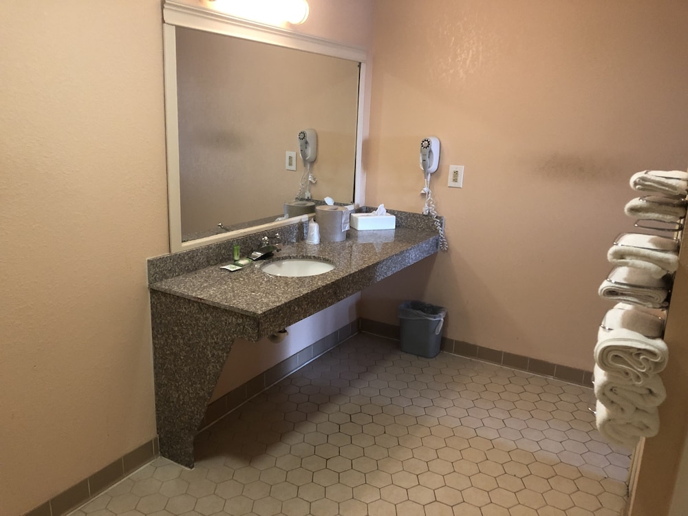 West Bank Inn 44/60