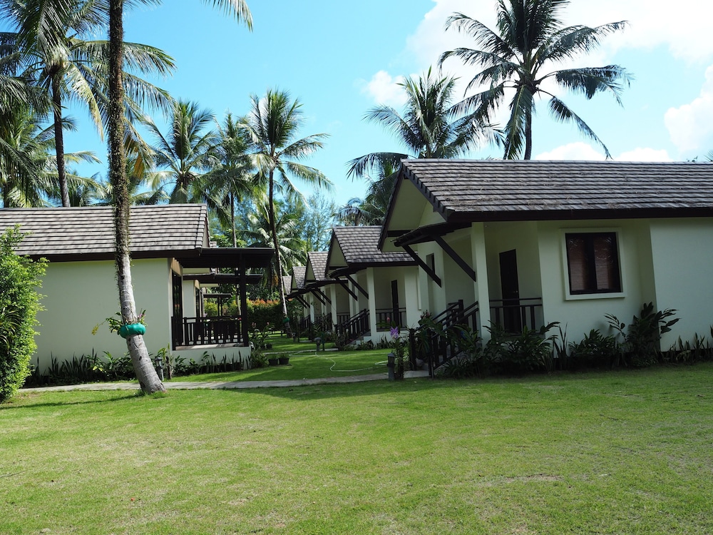 Khao Lak Blue Lagoon Resort 24/42