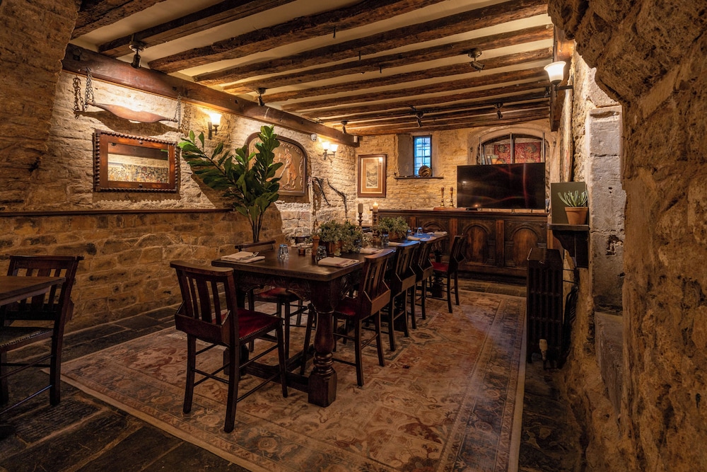 The George Inn 38/50