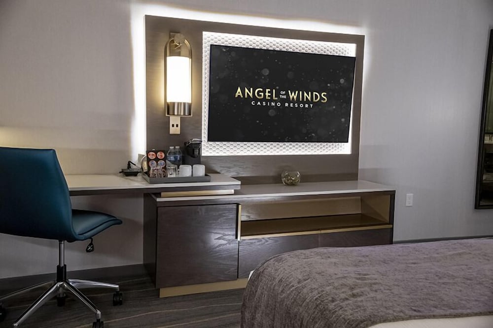 Angel of the Winds Casino Hotel 34/39