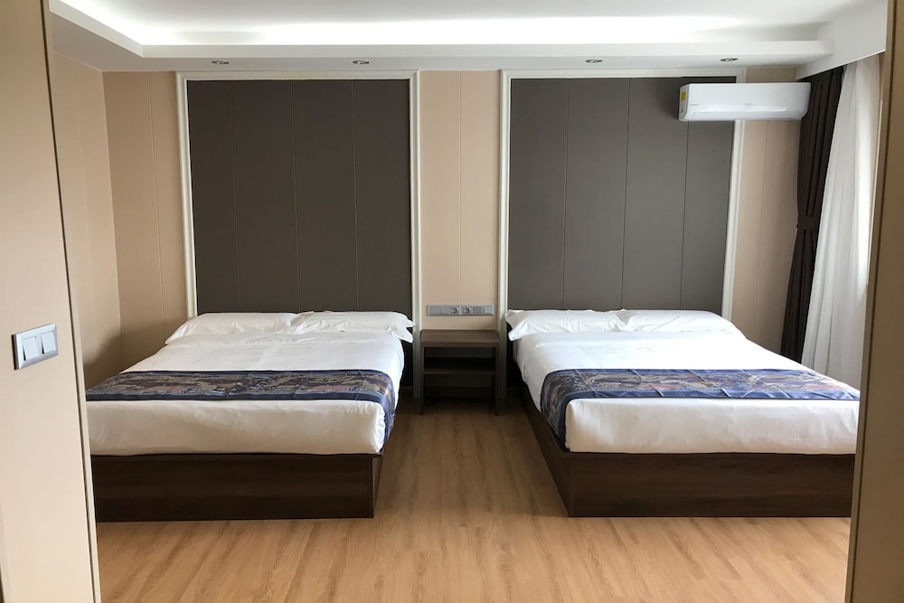 Hotel Nueva Europa 12/25