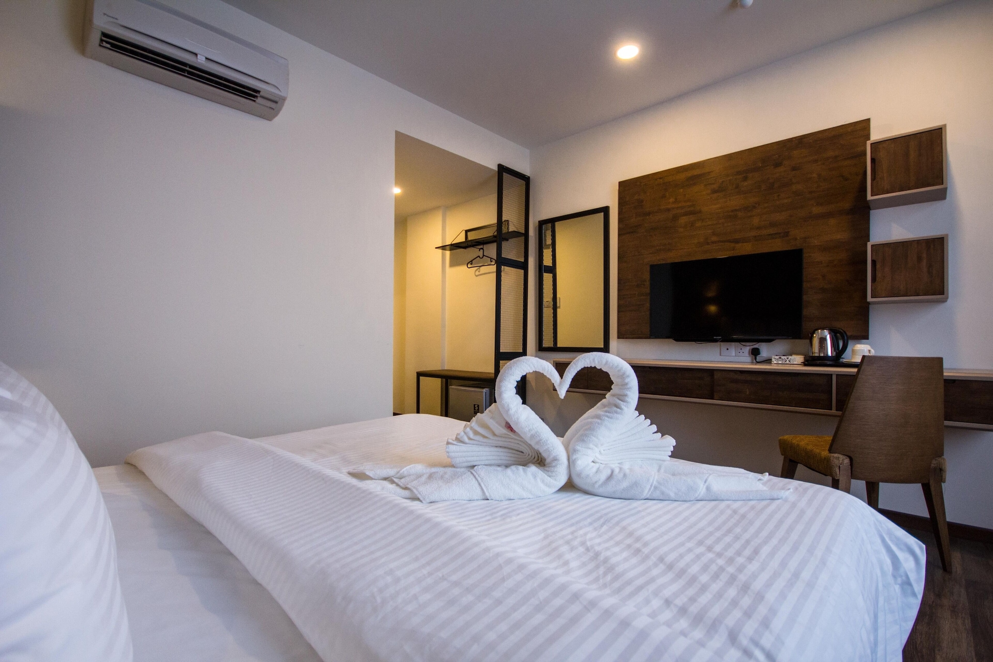 SUPERIOR, DOUBLE BED