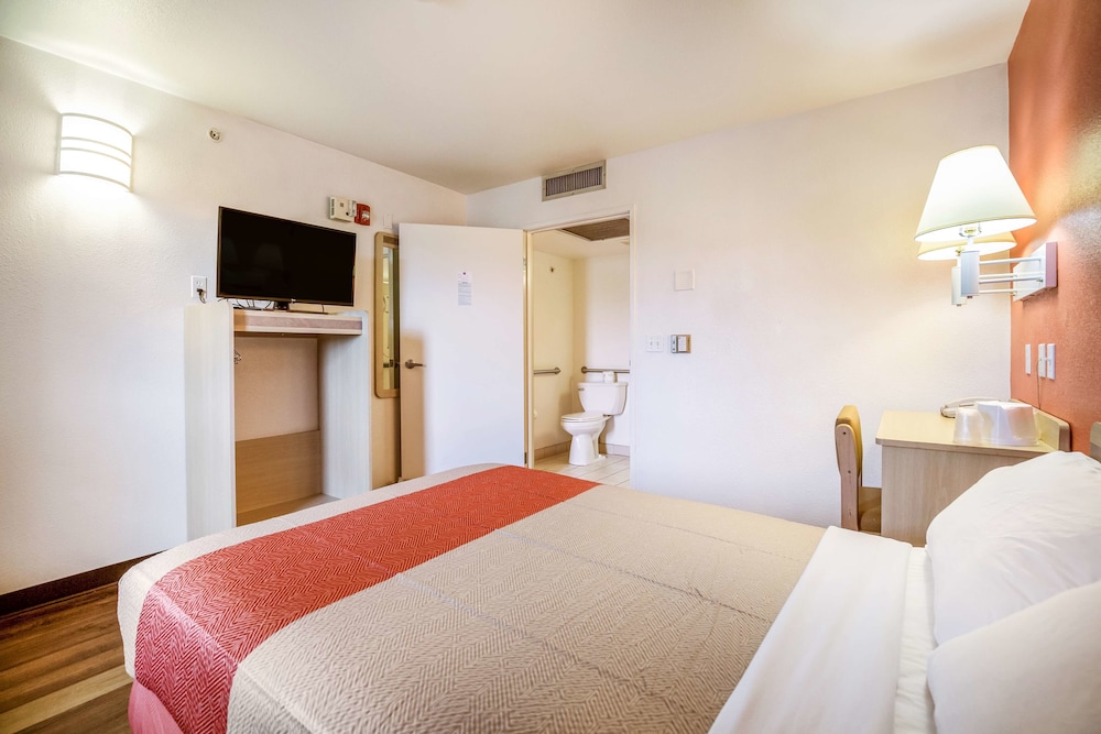 Motel6 Kingman, AZ - Route 66 East 26/63