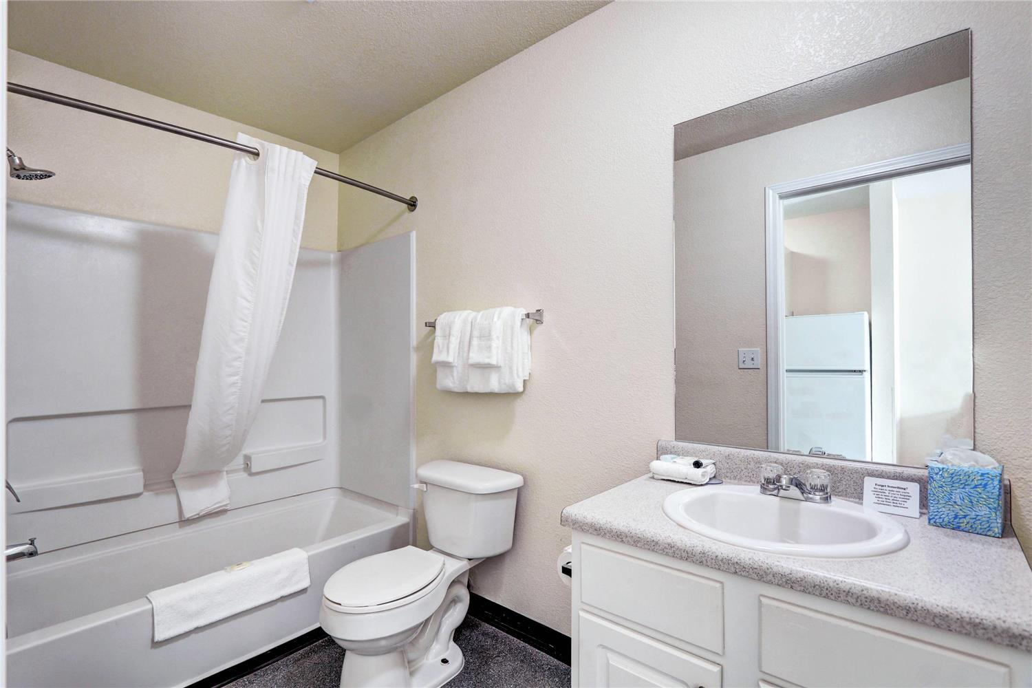 غرفة بسرير كوين، Suburban Studios Westminster Denver North 2/5