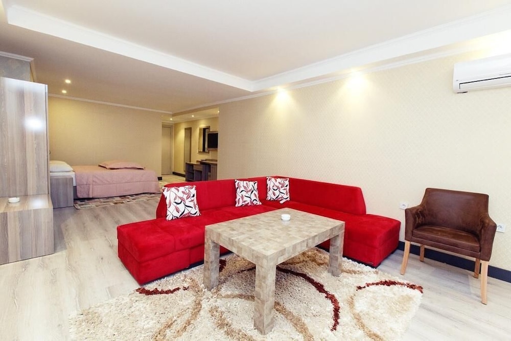 Mora Hotel 14/24