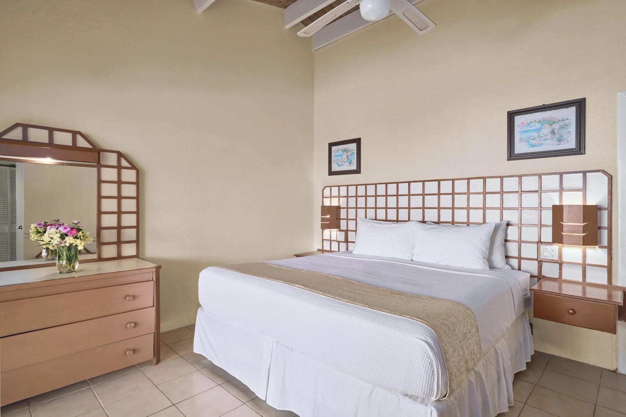 Bungalow, King Bed, Garden View, Balcony or Terrace