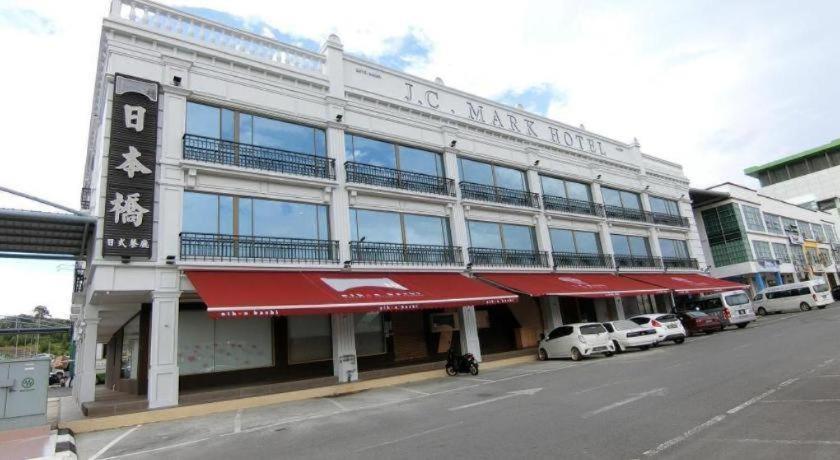 JC Mark Hotel 42/53