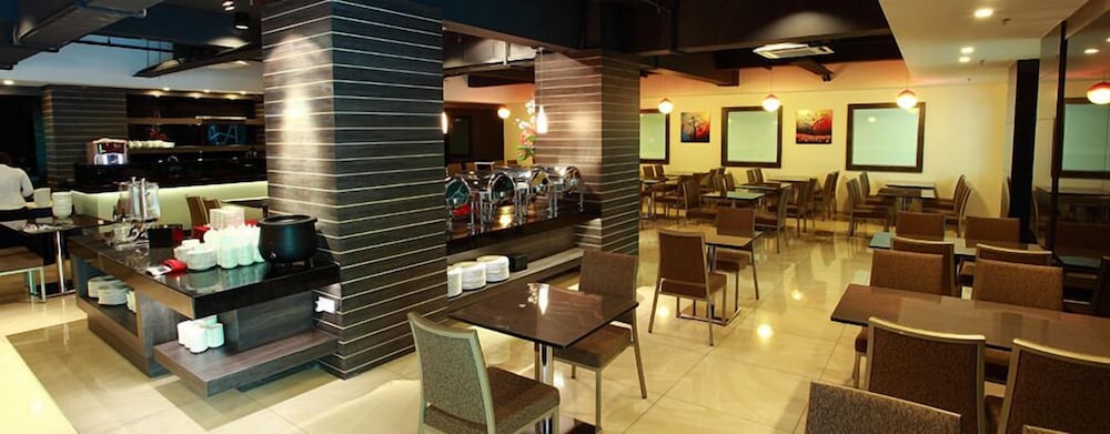 Symphony Suites Hotel 22/31