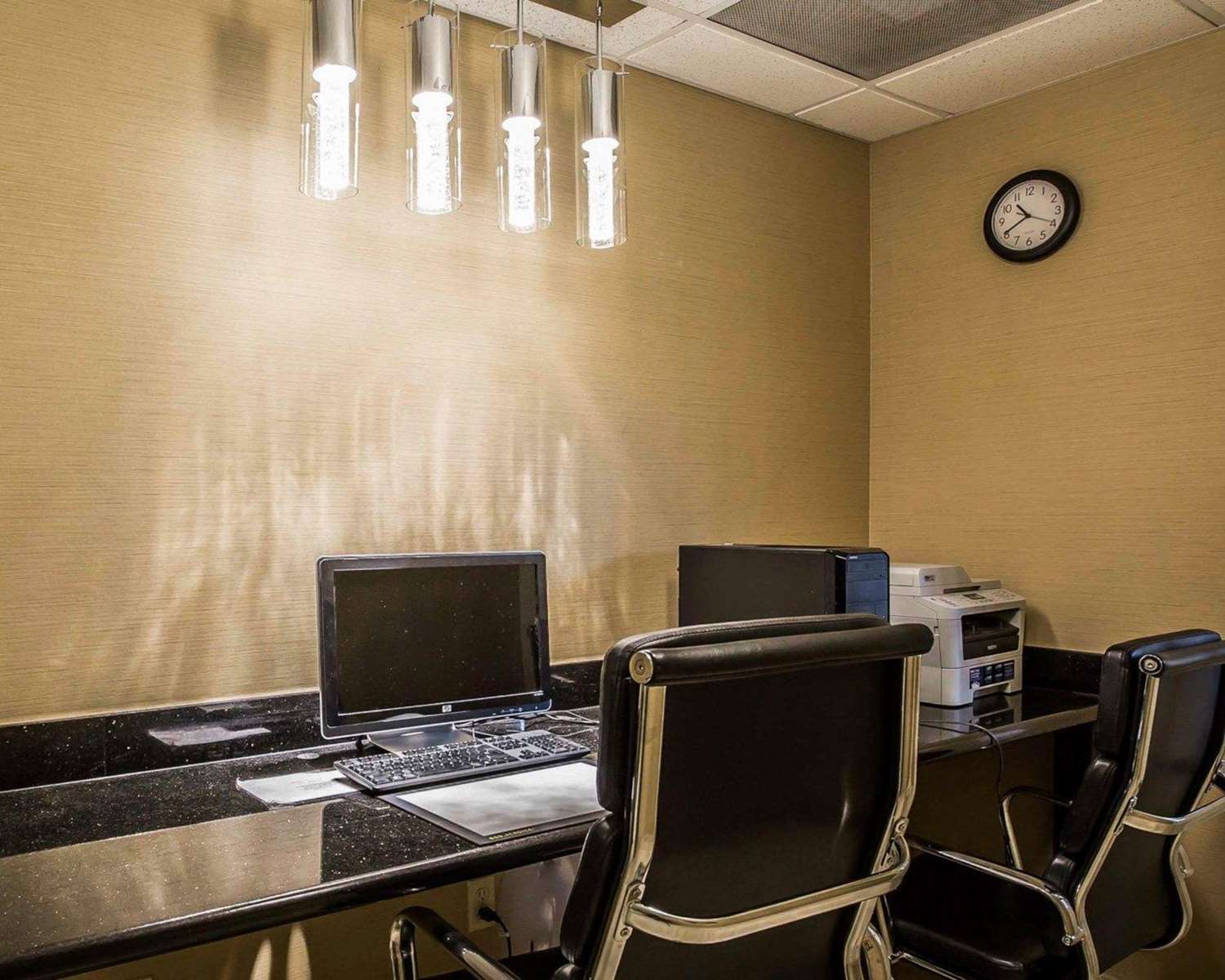 Spark by Hilton Stafford Sugar Land 31/40
