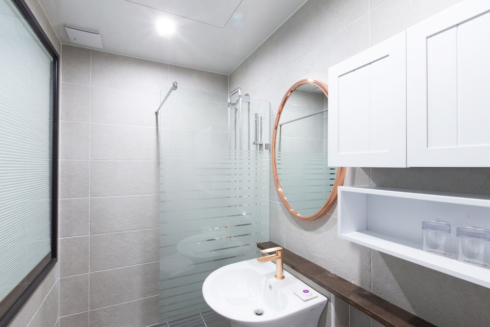 Brosis Hotel 44/47