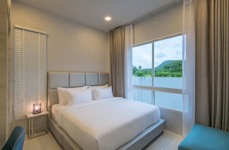 3 BEDROOM GRAND POOL VILLA