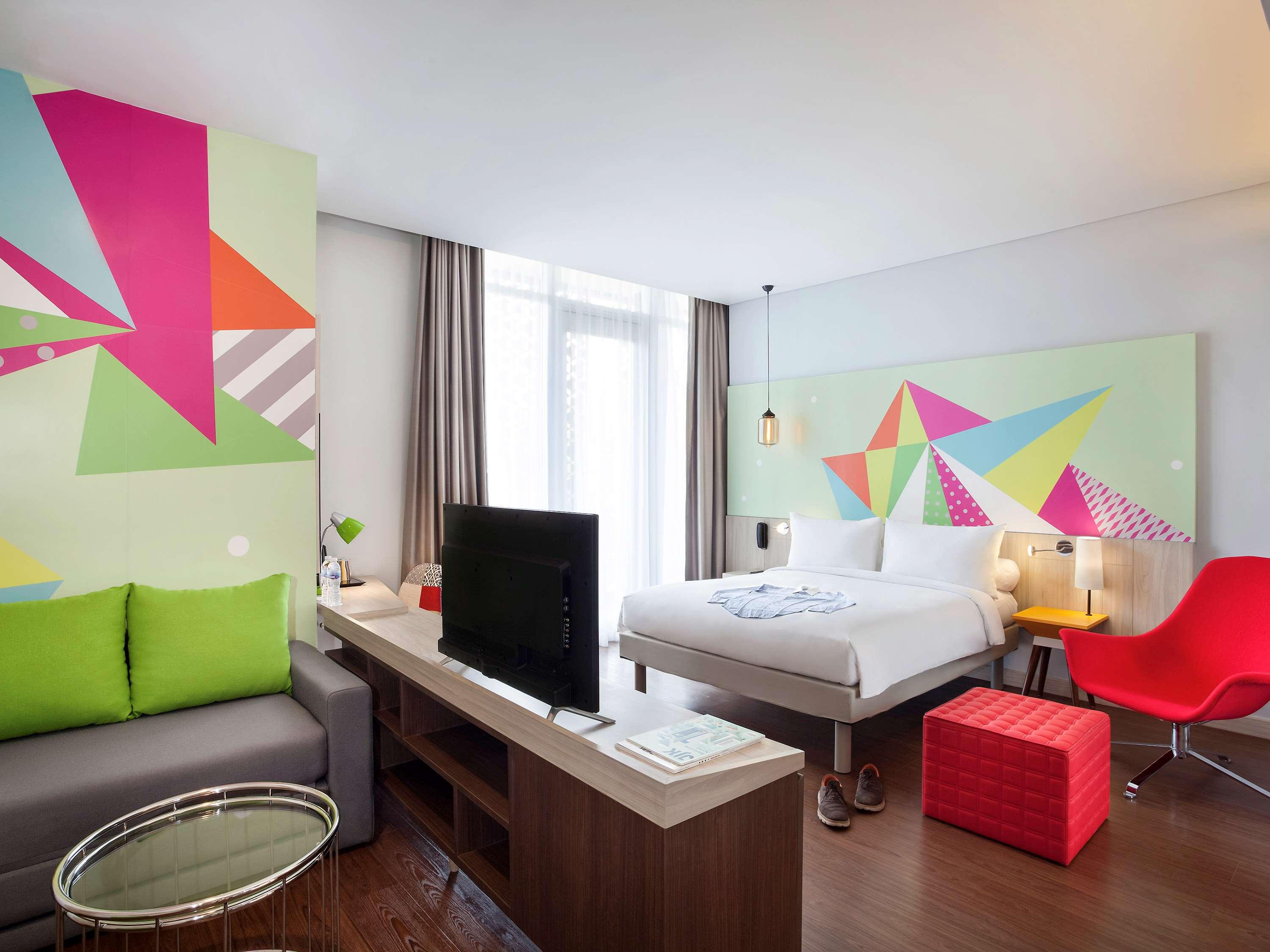 JUNIOR SUITE, QUEEN BED, BALCONY