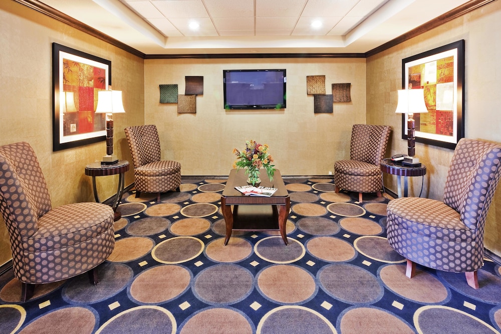 Holiday Inn Express Hotel Suites Clovis 46/49