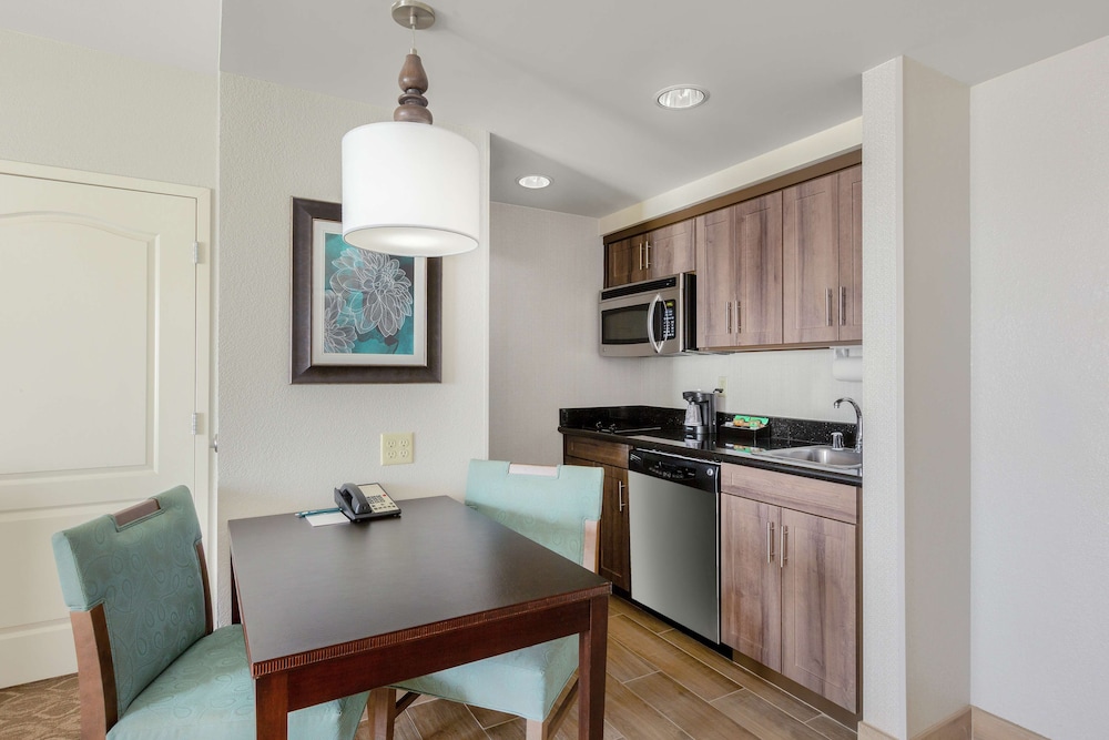 Homewood Suites by Hilton Carlsbad North San Diego County 66/81