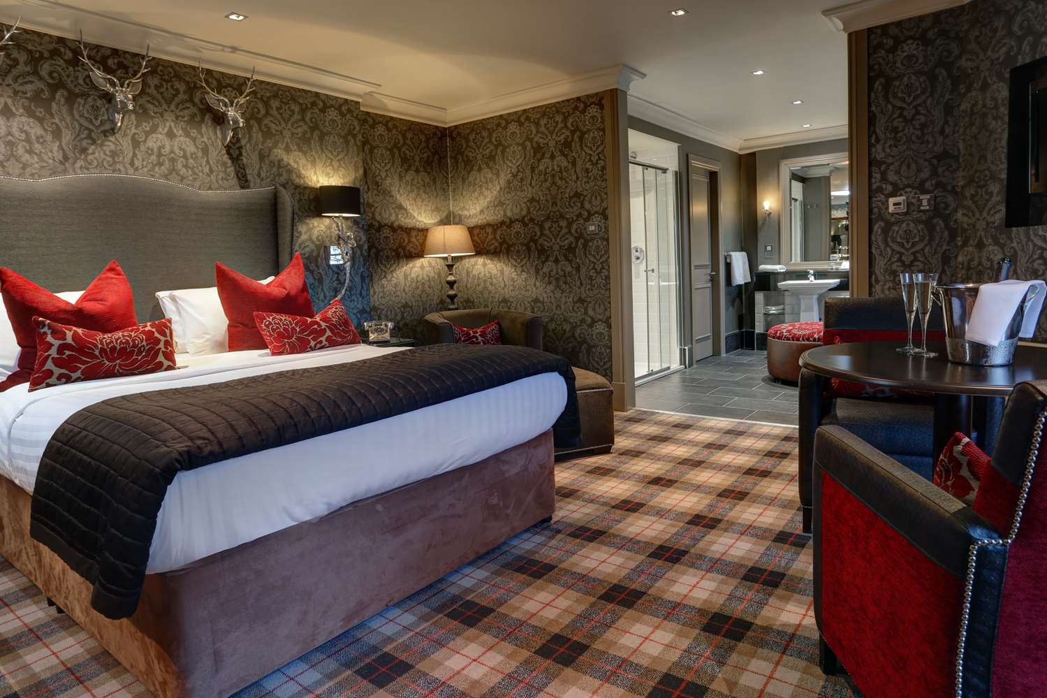 Honeymoon, Double Bed