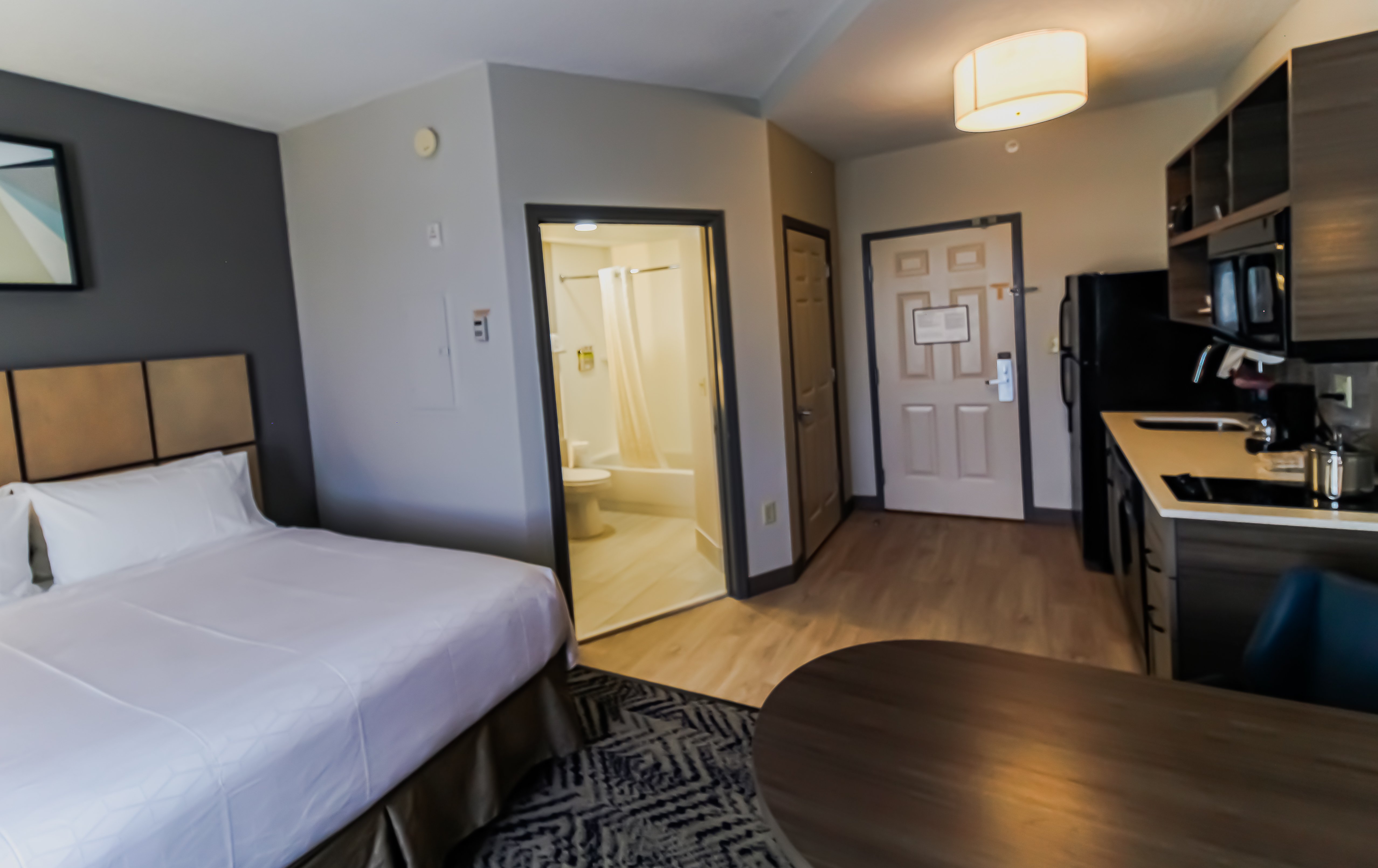 STUDIO, SUITE, QUEEN BED