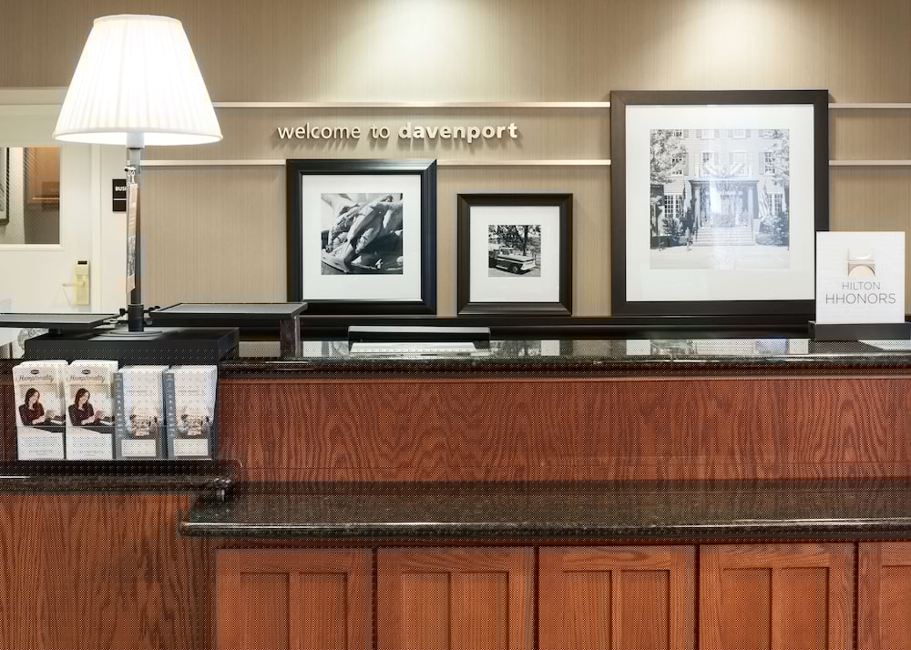 Hampton Inn Suites Davenport 7/41