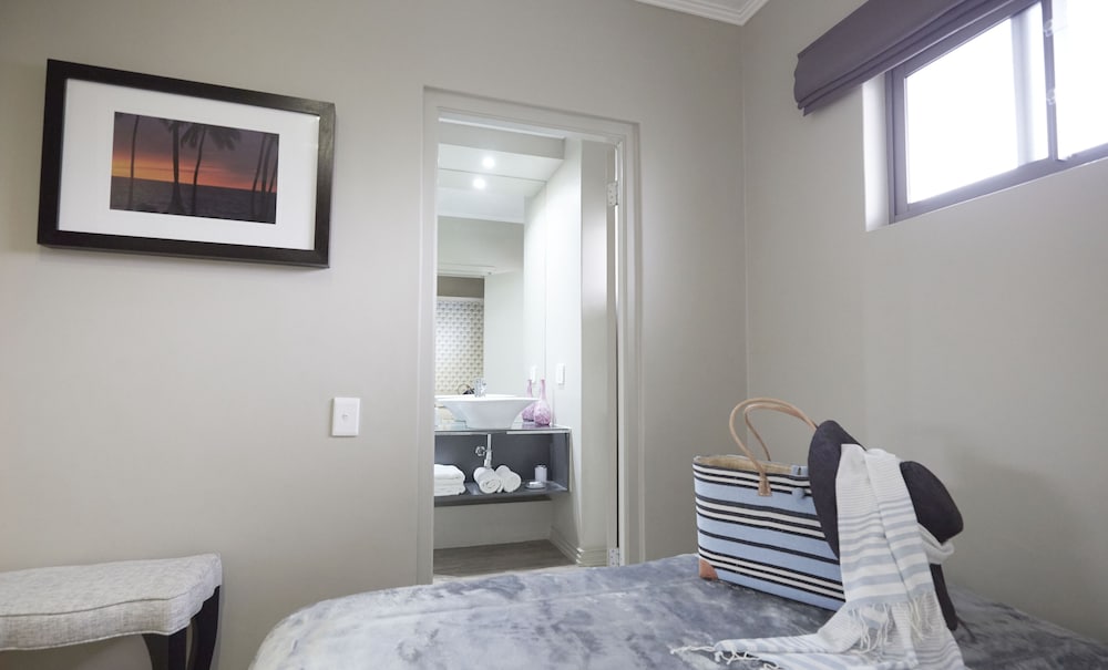 The Hyde All-Suite Hotel 36/46