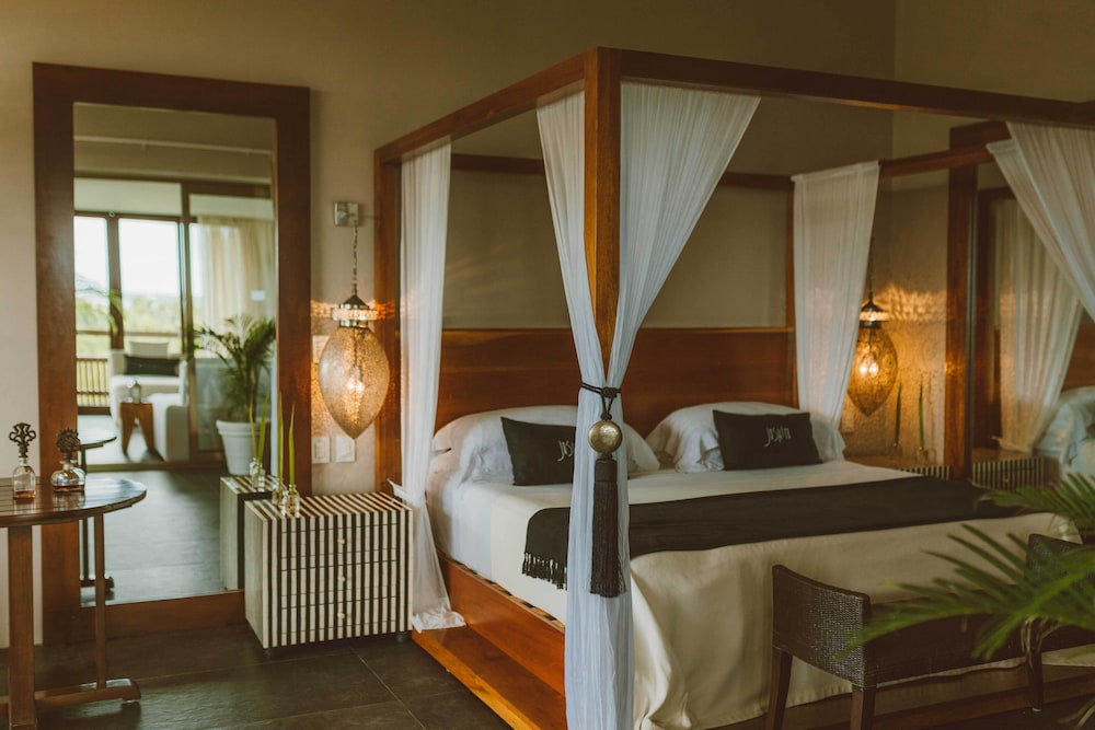 JASHITA HOTEL BOUTIQUE 61/84