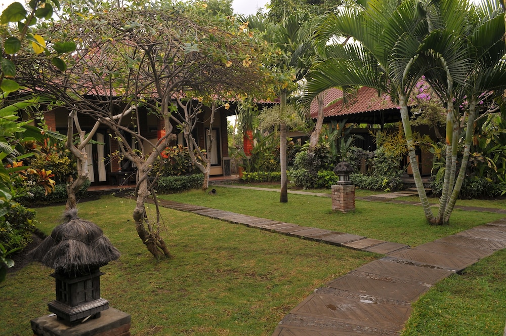 Tirta Sari Bungalows 61/66