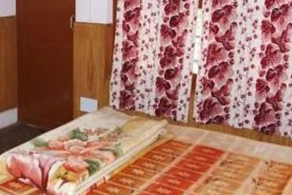 Hotel Ekant Lodge 27/50
